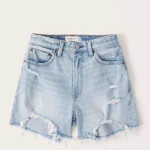 Abercrombie 4 inch Mom Shorts